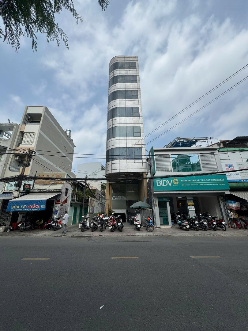 Bán Nhà Góc 3Mt 82-84 Lê Quang Định P. 14 Q. Bình Thạnh Dt: 6,5X21M - Cn: 124M2, Hđt 120 Triệu Giá Bán 67Tỷ
