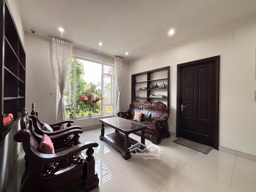 Villa Đường Quách Văn Tuấn K300, 9X23M, Trệt 2 Lầu Cho Thuê