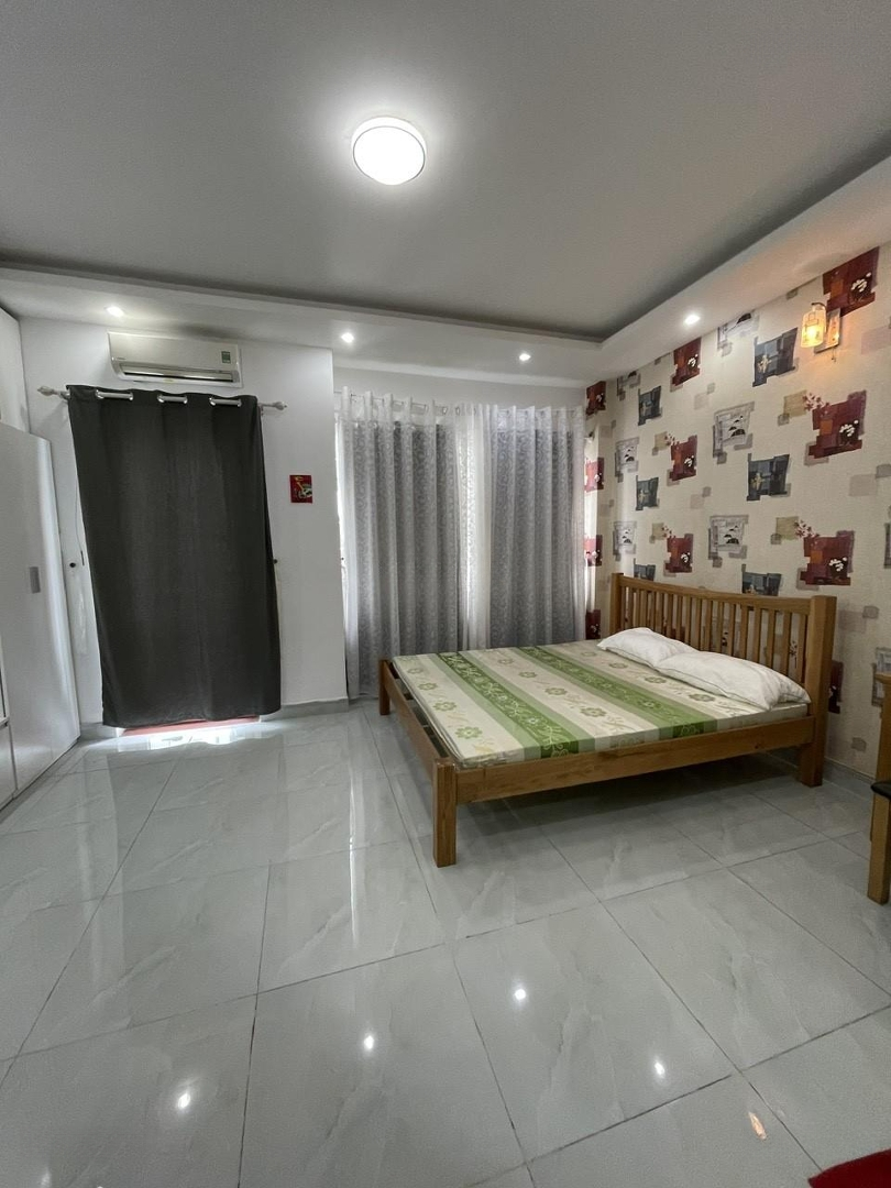 Cho Thuê Nhà Mặt Phố, 2 Lầu Sân Thượng 4 Phòng Ngủ 5 Vệ Sinh 20 Triệu, 75M2, Giá Ưu Đãi