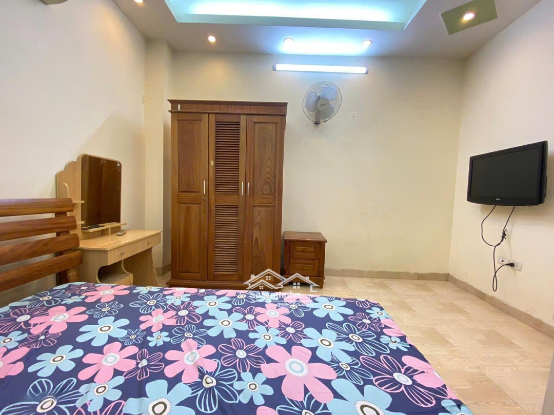 Chính Chủ Cho Thuê Phòng Tại Khâm Thiên, Đống Đa Có 1 Ngủ Và 1 Phòng Khách Điều Hòa Nóng Lạnh Full.