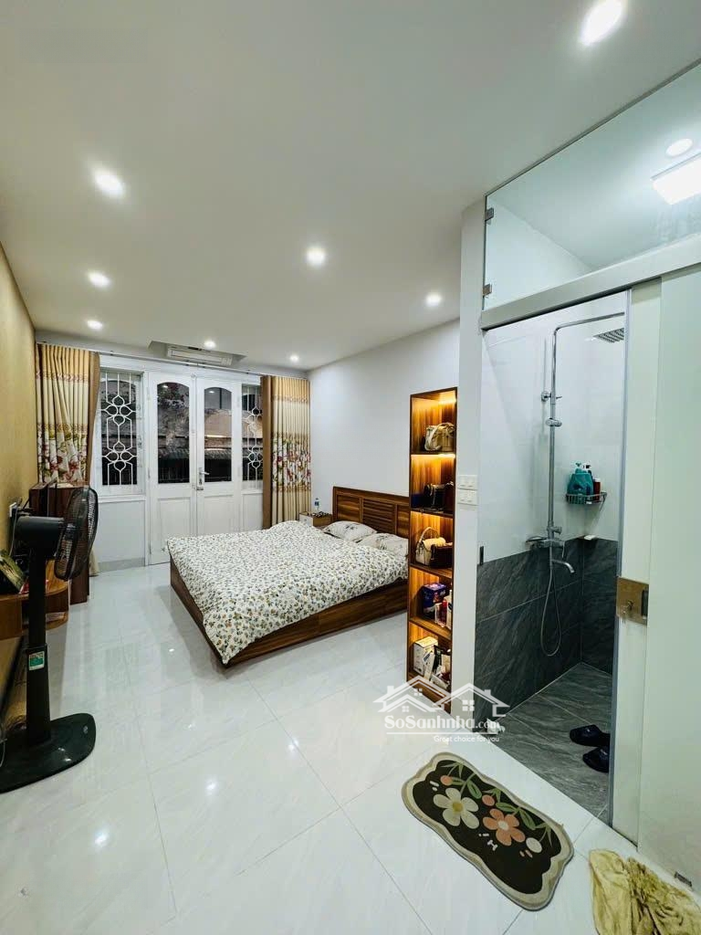 Bán Nhà Cầu Giấy - 81.4M2 - Ngõ Thông - Ô Tô Đỗ Cửa - 14 Tỷ -Diện Tíchcho Thuê 300 Triệu/ Năm