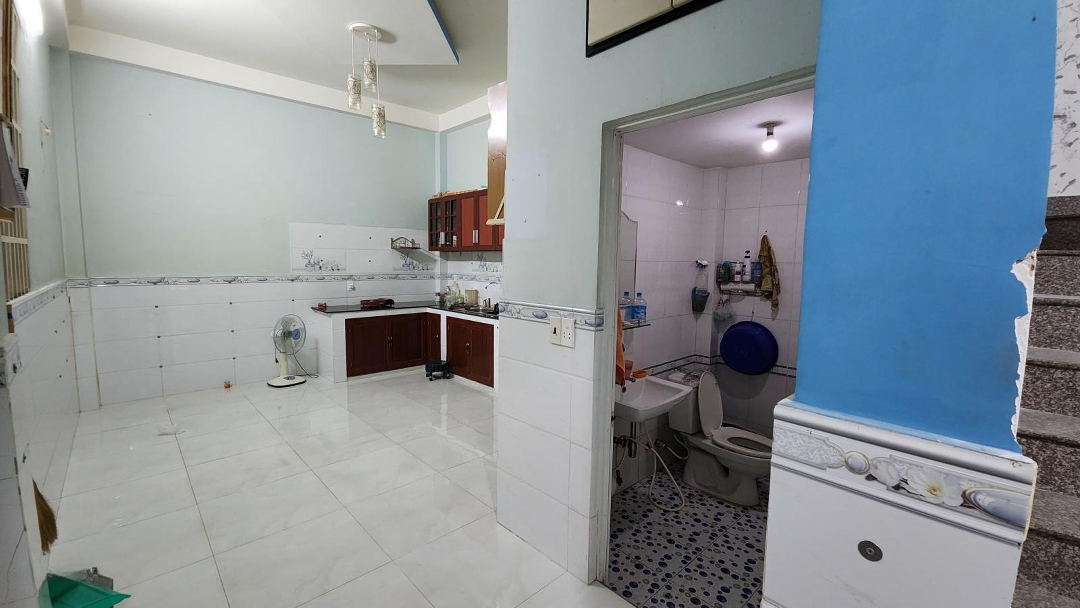 Cho Thuê Nhà Hẻm C9 Giáp Đường Phạm Hùng, Bình Hưng, Bình Chánh, 60M, 2 Tầng, 2 Phòng Ngủ 2 Vệ Sinh Hẻm Xe Tải