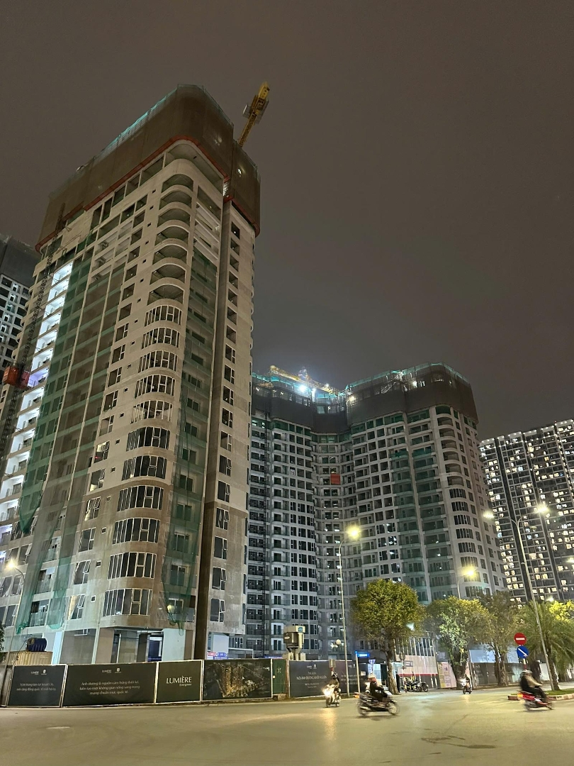 Hot! Bán Shop Chân Đế Tòa Lumier Cao Cấp Dân Giàu, Đông Đúc, Tại Vinhomes Smart City. Liên Hệ: 0974114522