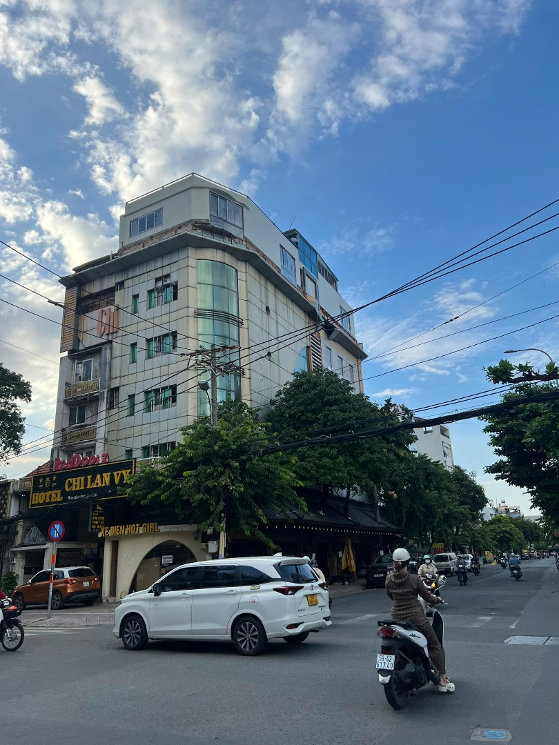 Bán Nhà Mặt Tiền Hai Bà Trưng, Phường Tân Định, Quận 1. Diện Tích: 196M2 (9,8X23,6M) - 7 Tầng. 55 Tỷ