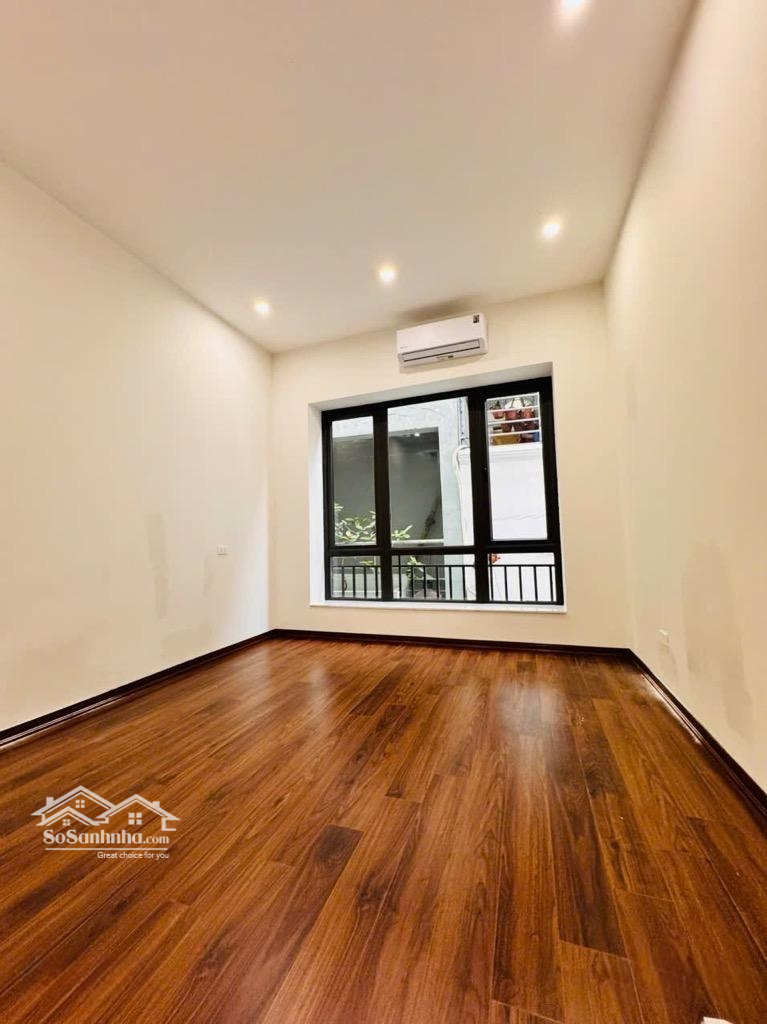 Nhà Đẹp - Mặt Ngõ Thông - Dương Quảng Hàm -Trung Tâm Cầu Giấy Nhỉnh 11 Tỷ |Diện Tích Gần 50M² Sổ Đỏ