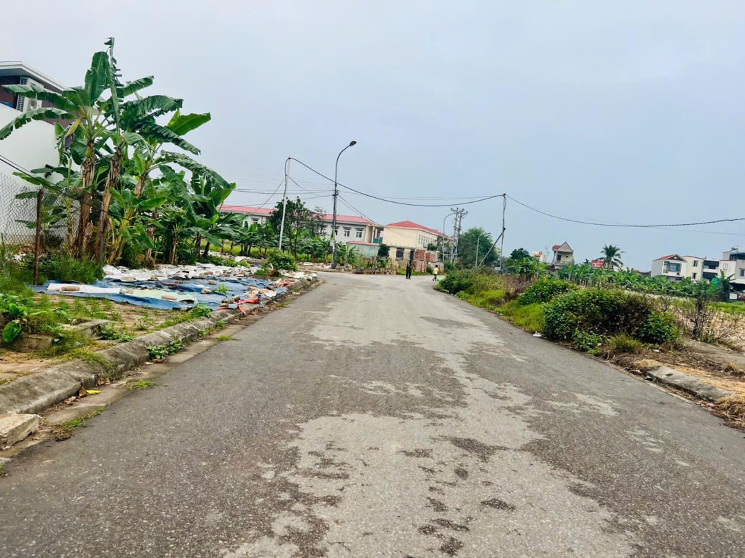 Duy Nhất 1 Lô Tại Tđc Đằng Sau Ubnd Xã Lê Lợi Giá Chỉ Hơn 2 Tỷ. Liên Hệ: 0979087664