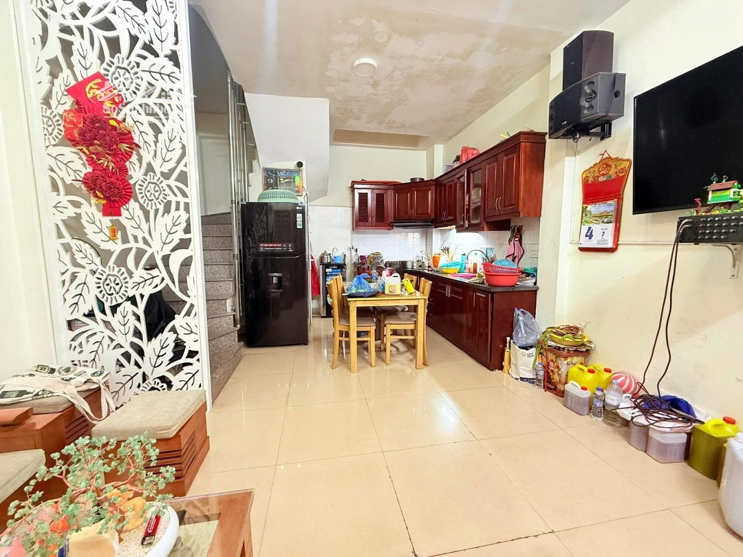 Chỉ 6.95 Tỷ - Nhà Lạc Long Quân - Tây Hồ - 35M2 - 5 Tầng -Mặt Tiền4M - Gần Hồ Tây - Full Nội Thất