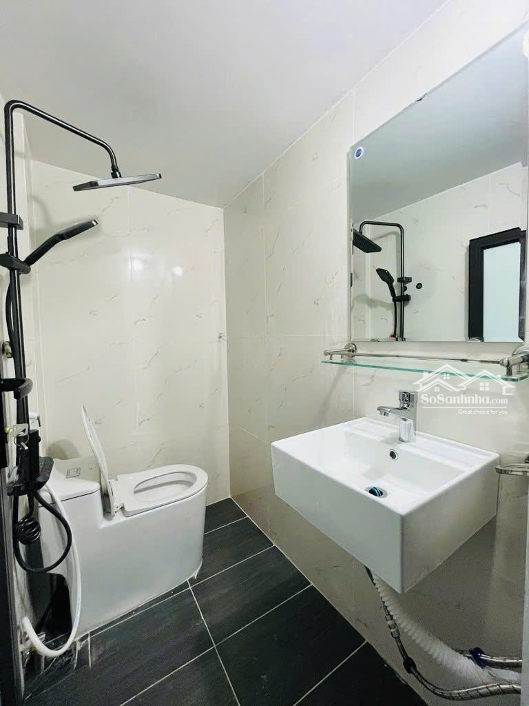 Phố Tân Mai - Trương Định - Nhà Dân Xây Giá Rẻ - 34M2 5 Tầng 5 Tỷ 9 - Mặt Ngõ 3M Thông Tứ Phía