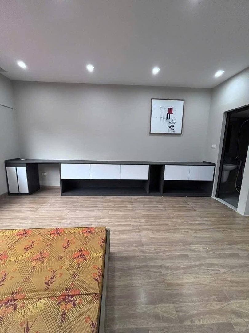Bán Nhà Đội Cấn - 32M2 - 4 Tầng - 10M Ra Phố Nội Thất Xịn Chỉ 7,95 Tỷ Siêu Phẩm Trung Tâm Ba Đình