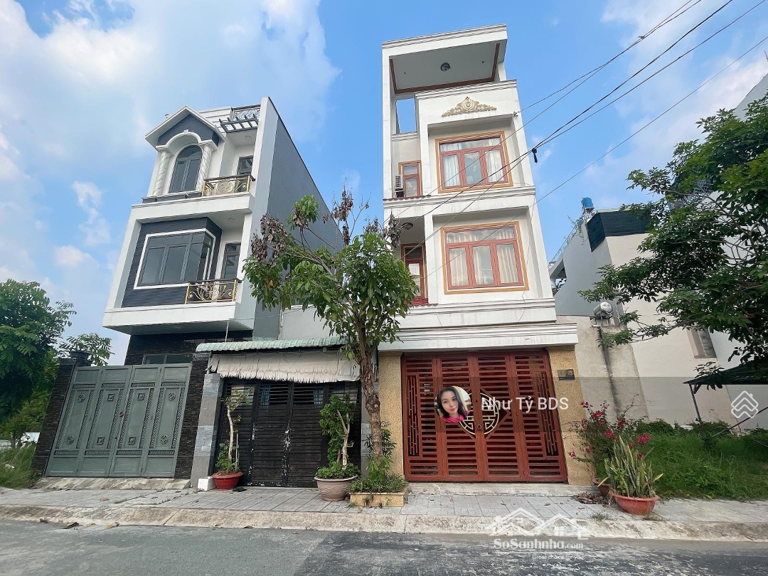 Nhà Ngợp Chính Chủ 1 Trệt 2 Lầu Shr Hoàn Công Mặt Tiền Đường Nhựa 8M Kdc Cát Tường Phú Sinh