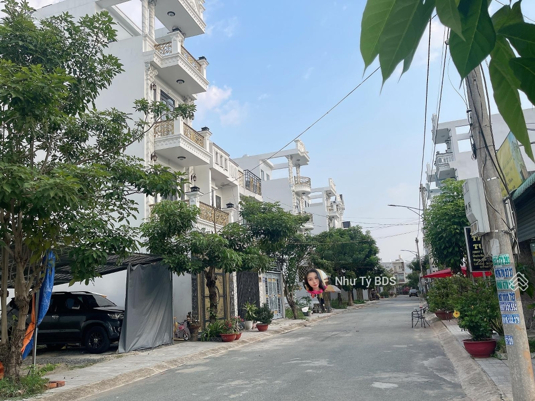 Nhà Ngợp Chính Chủ 1 Trệt 2 Lầu Shr Hoàn Công Mặt Tiền Đường Nhựa 8M Kdc Cát Tường Phú Sinh