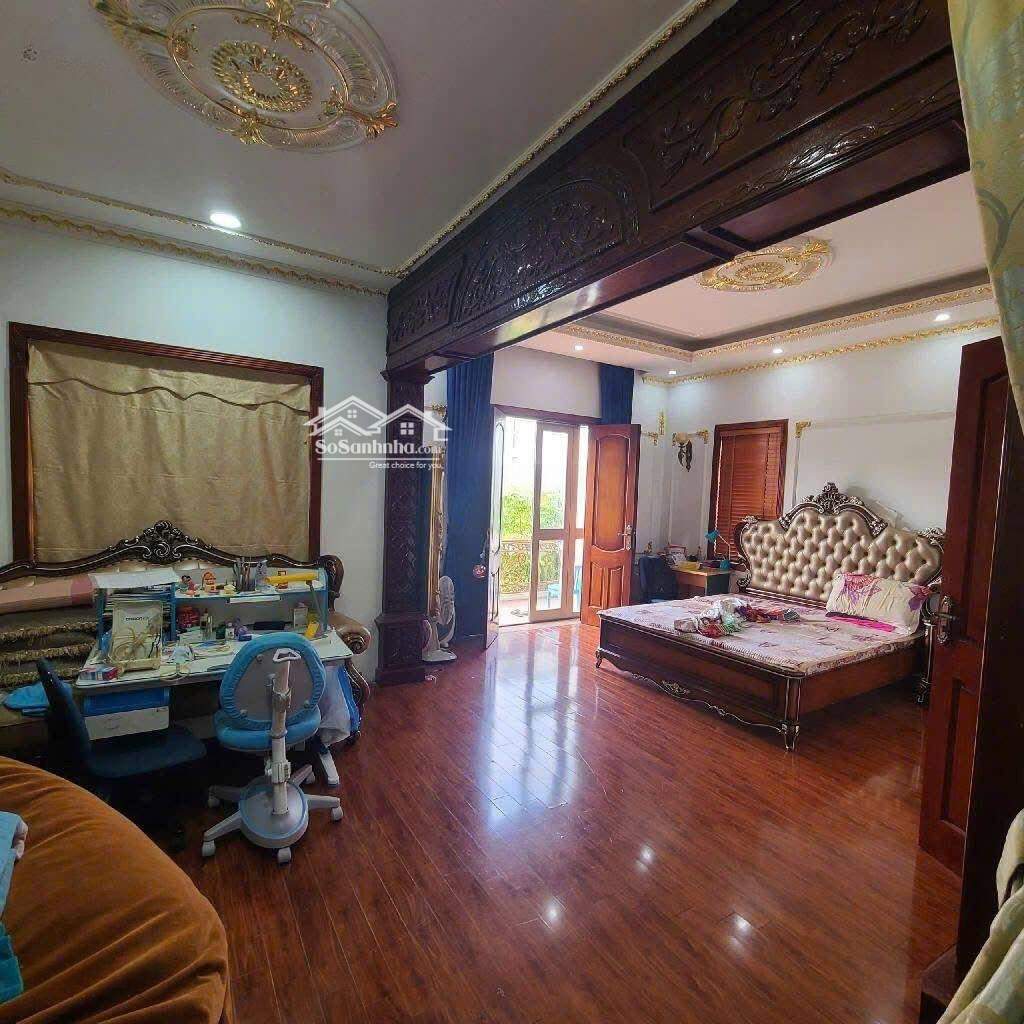 Nhà Trung Tâm Cầu Giấy, 20,8 Tỷ, 81,6M2, Hàng Hot! 4 Tầng Mặt Tiền Khủng.