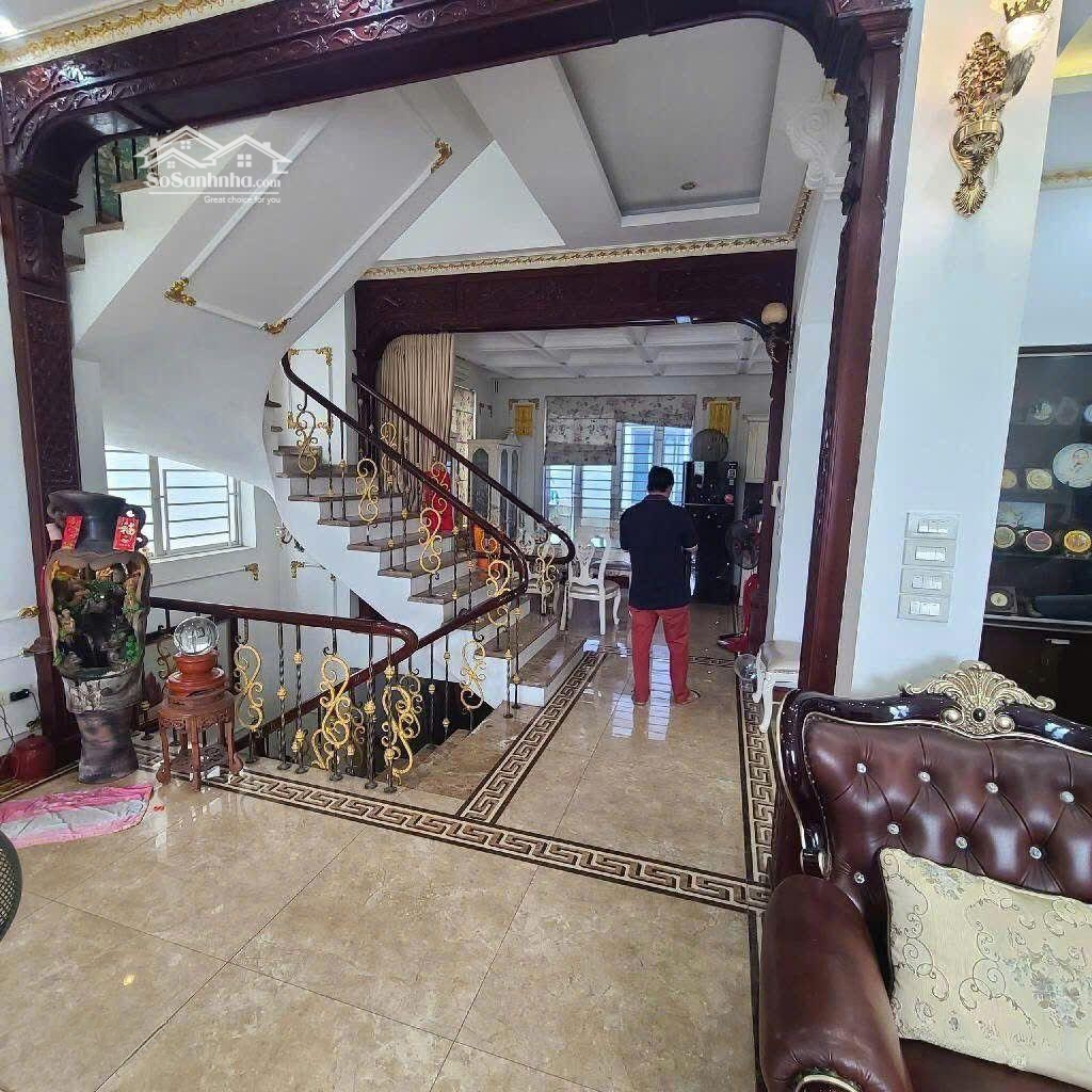 Nhà Trung Tâm Cầu Giấy, 20,8 Tỷ, 81,6M2, Hàng Hot! 4 Tầng Mặt Tiền Khủng.