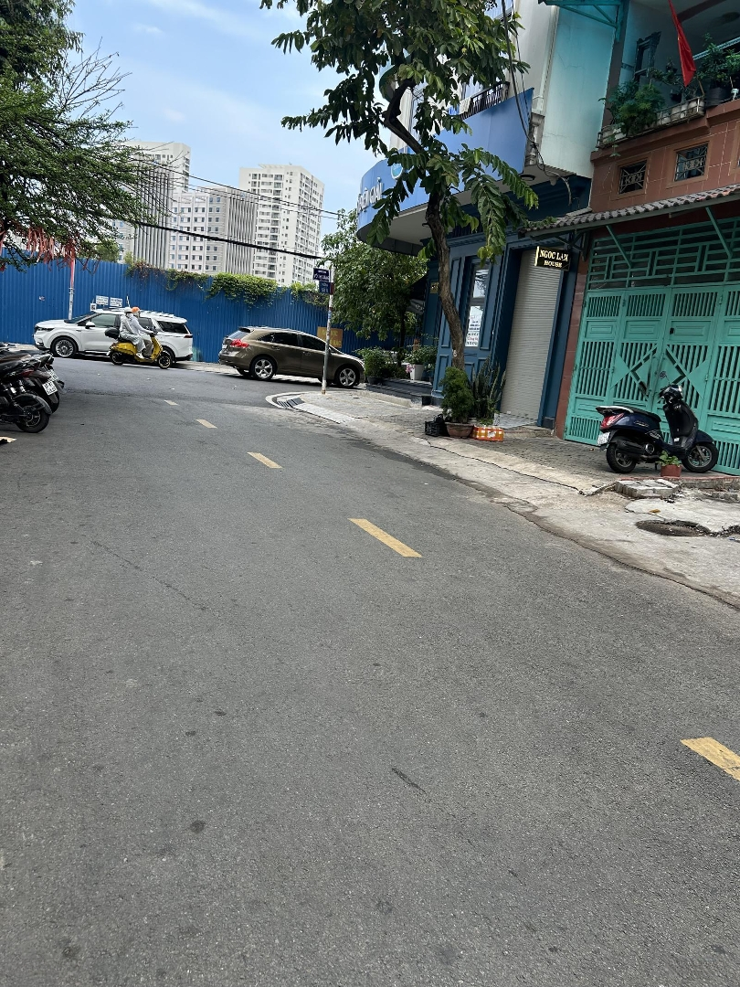 Bán Gấp Nhà 2 Mặt Tiền Trước Sau, Đường Số Chợ Tân Mỹ, 4X15M Trệt 2Lầu Sân Thượng