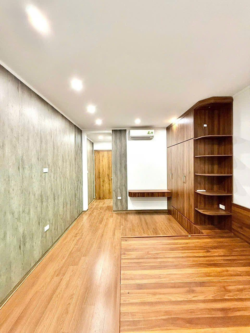 Bán Nhà Đẹp Nguyễn Phong Sắc, 20,9 Tỷ, 80,9 M2, Khu Vực Sầm Uất, Hàng Xóm Thân Thiện.