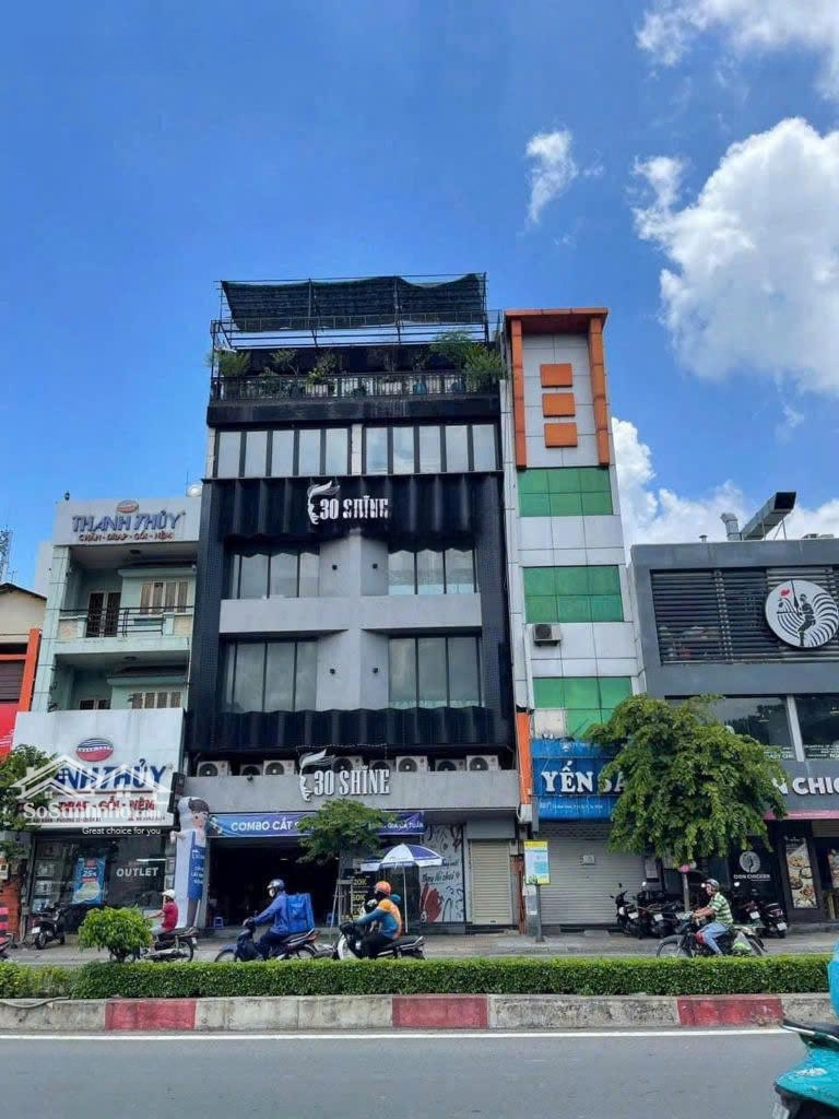 Bán Gấp! Mặt Tiền Lê Đại Hành - Dt: 10X15M - 5 Tầng - Hđt: 200 Triệu/Th - Giá Bán: 40 Tỷ Thương Lượng