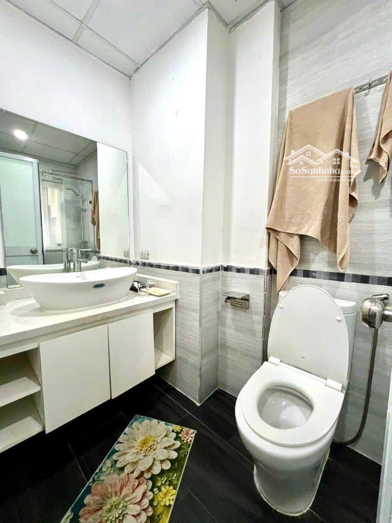 Bán Nhà Mặt Phố Tại Đường Nguyễn Công Hoan - Ba Đình