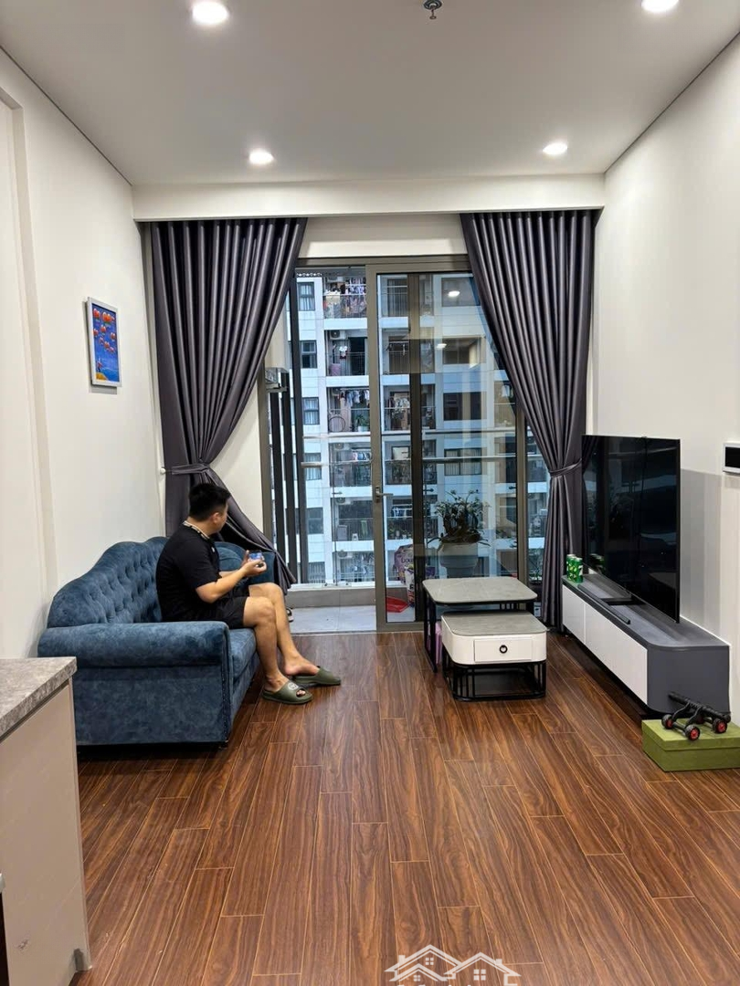 Cho Thuê Căn Hộ 1. 5 Phòng Ngủgiá Tốt 7. 5 Triệu Full Đồ Khu Có Bể Bơi Bốn Mùa Khu Mới Bàn Giao Liên Hệ: 0909934237