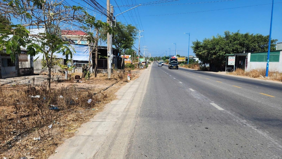 Bán Đất Full Thổ Cư, Mặt Tiền Nguyễn Chí Thanh, Tân Bình, Lagi, Bình Thuận. Giá Bán 1,6 Tỷ