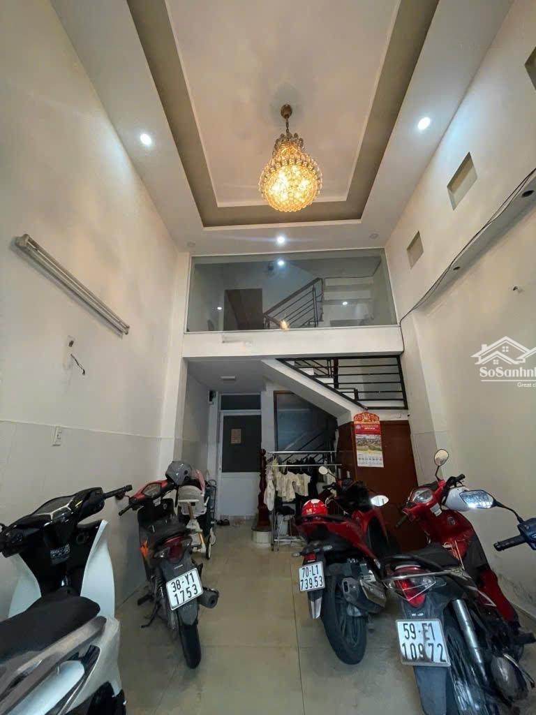 Căn Hộ Dịch Vụ - 5 Tầng -7Pn- Khu Sân Bay-Tân Bình-Hẽm Xe Hơitránh- 64M2 - Dòng Tiền 35 Triệuiệu/T Giá Bán 13Tỷ