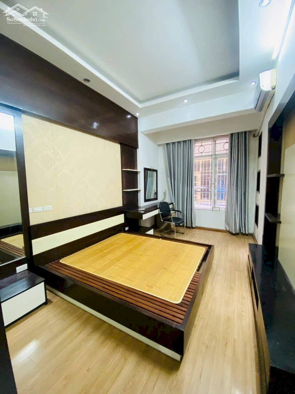 BÁN GẤP NHÀ ĐÀO TẤN BA ĐÌNH 40m2, 5 TẦNG MẶT TIỀN 3,5m GIÁ  10,9 TỶ