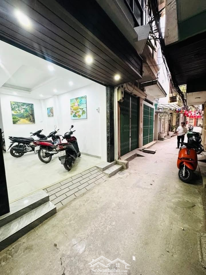 Ngõ Văn Hương Tôn Đức Thắng- Phòng Ở Khép Kín -Trước Nhà 3 Mét - Ô Tô Lý Thuyết- Nhà Đẹp .