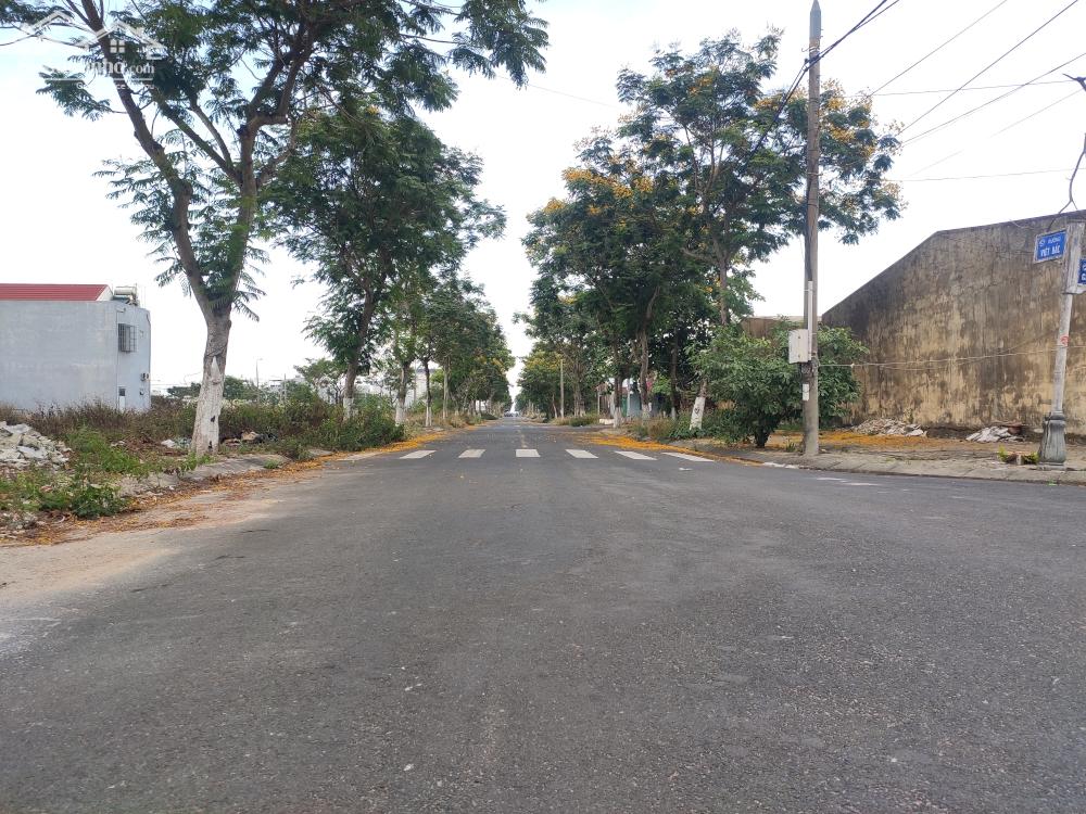 Bán đất 80m2 mặt tiền đường Việt Bắc, gần bãi tắm biển Tân Trà, Ngũ Hành Sơn, Đà Nẵng - Diện tích 80m2 (5x16) - Đường 7.5m, vỉa hè 5m - Giá bán chỉ 4.2 tỷ (có thương lượng) - Gọi ngay 0708.995.266 để xem đất