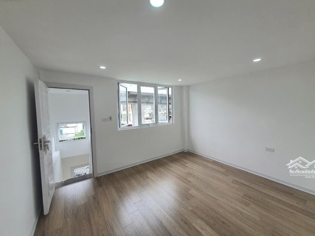 Hot! Bán Tập Thể Mặt Phố Trường Chinh, Đống Đa, 60M, 2 Ngủ, 2 Vệ Sinh, Nhà Đẹp Siêu Thoáng Ở Luôn