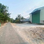 Chủ cần tiền gửi bán lô đất mặt tiền đường nhựa nằm gần KCN Phước Đông