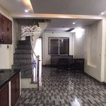 Cho thuê nhà ngõ 405 Vĩnh Hưng, gần chung cư T&T, 2 tầng