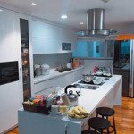 (người nhà đi định cư) cho thuê căn hộ tản đà - 110m2, 3pn, view đông nam, 3pn, có full đồ, 16tr/th