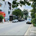 Cho thuê nhà mặt tiền 3 lầu 4PN gần Đỗ Xuân Hợp, Global City, C.Nam Lý