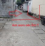 Hàng hot, nhà cấp 4 gần chợ Kiêu Kị, 7 chỗ đỗ cửa, ngõ thông.