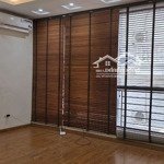 Văn phòng tầng 3, khu phân lô Trần Quý Kiên DTSD 30m2