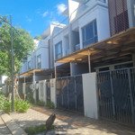 cần bán gấp căn biệt thự 120m2 khu phố đông village, nội thất cơ bản, giá 10.8 tỷ. lh: 0902.746,319