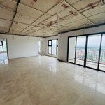 bán gấp căn góc 4pn 223m2 giá 28.6 tỷ toà a, d''. le roi soleil tây hồ, nhà mới ở ngay, view cực đẹp