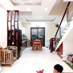 cần bán căn tại tây hồ_ s: 95m2 ; mt:9m nằm tại vị trí đắc địa rất gần với hồ tây lộng gió