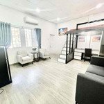 Duplex 4-5 người ở gần sân bay Tân Sơn Nhất full nội thất - thang máy