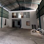 Thuê kho bãi Nhà Bè, DT 500m2 có tường xây kiên cố đẹp - chuẩn