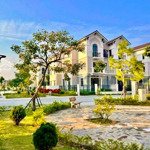 villa đẳng cấp nhất đô thị, dt: 135m xây 3 tầng đường 12m sát hồ 1,4ha sổ hồng riêng