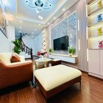 bán nhà phố láng hạ, hơn 100m ra phố, 30m2 6 tầng nhỉnh 5 tỷ, giao thông thuận lợi, ở quá sướng.