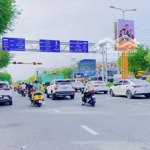 cho thuê mặt bằng 550 m2 mặt tiền nguyễn văn linh