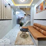 chủ kẹt vốn bán nhà tôn đản, quận 4. gần cầu ông lãnh. dt: 45m2.giá 3ty220 sổ riêng. bao sang tên