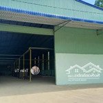 cho thuê kho xưởng tdt 1000m2, có bình điện 75kva, xưởng cao đẹp, xa dân