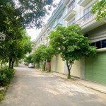 suất ngoại giao shophouse mini tại khu chợ đầu mối liên phương. nhà 3tầng, 1lửng. sổ riêng từng căn