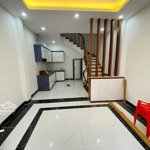 chủ cần tiền bán gấp nhà la phù 34m2*5 tầng*3,25 tỷ.5m ra mặt đường la phù ô tô tải tránh.