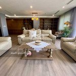 chủ nhà muốn bán nhanh căn hộ 153m2 tòa e5 ciputra hà nội. lh 0972362948