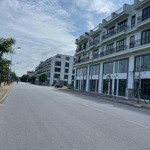 chính chủ cần bán hơn 80m2 trục chính trâu quỳ, gần trung tâm hành chính quận. liên hệ: 0844221166