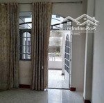 cho thuê phòng trọ chính chủ, 32m2, lầu 2, sân rộng, gần q1, hẻm cụt yên tĩnh