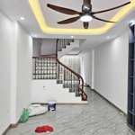 bán nhà mới 5 tầng 46,8m2 phố gia quất , phường thượng thanh lb . nhà đẹp gần ô tô .